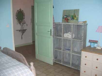 Bedroom (other angle)